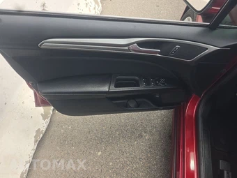 2019 Ford Fusion Hybrid SE – miniatura 9