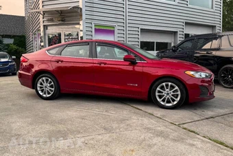 2019 Ford Fusion Hybrid SE - miniatura 2
