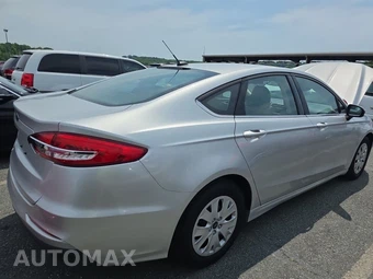 2019 Ford Fusion S – miniatura 4