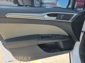 2019 Ford Fusion S – miniatura 9