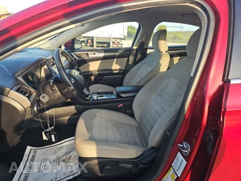 2019 Ford Fusion S – miniatura 7