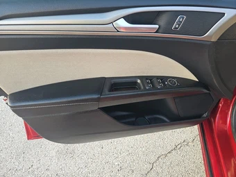 2019 Ford Fusion S – miniatura 9