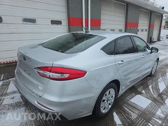 2019 Ford Fusion S - miniatura 4