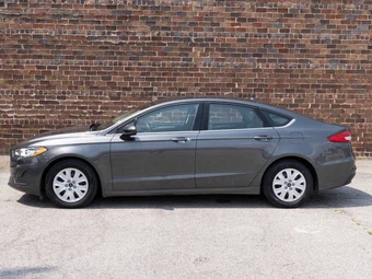 2019 Ford Fusion S - miniatura 11