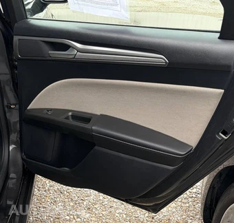 2019 Ford Fusion S - miniatura 26