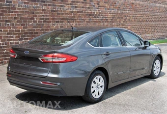 2019 Ford Fusion S - miniatura 6