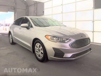 2019 Ford Fusion S - miniatura 3