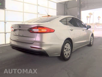 2019 Ford Fusion S - miniatura 4