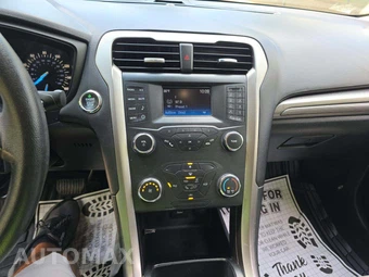 2019 Ford Fusion S – miniatura 7