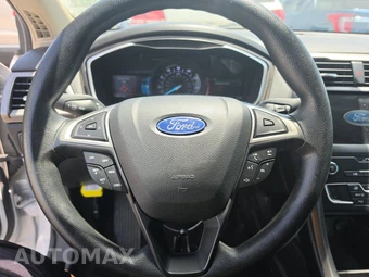 2019 Ford Fusion SE – miniatura 10