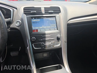 2019 Ford Fusion SE – miniatura 11