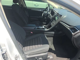 2019 Ford Fusion SE – miniatura 8