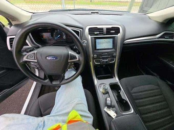2019 Ford Fusion SE – miniatura 10