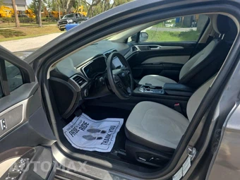 2019 Ford Fusion SE – miniatura 13