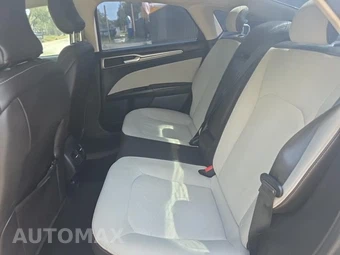 2019 Ford Fusion SE – miniatura 16