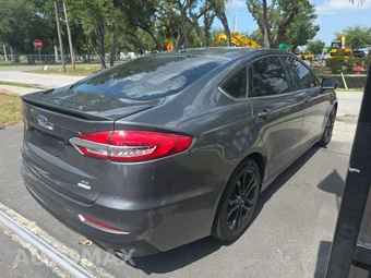 2019 Ford Fusion SE – miniatura 4