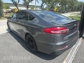 2019 Ford Fusion SE – miniatura 6