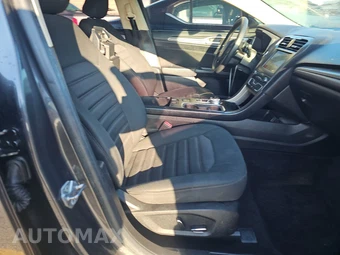 2019 Ford Fusion SE - miniatura 8