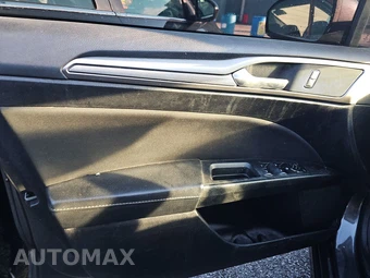 2019 Ford Fusion SE - miniatura 9