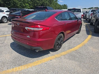 2019 Ford Fusion SE – miniatura 4