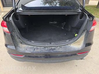 2019 Ford Fusion SE – miniatura 14