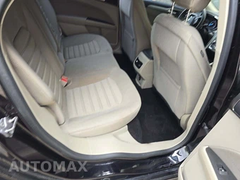2019 Ford Fusion SE – miniatura 16