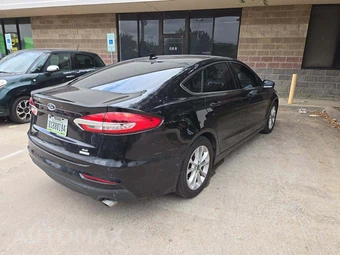 2019 Ford Fusion SE – miniatura 3