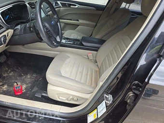 2019 Ford Fusion SE – miniatura 6