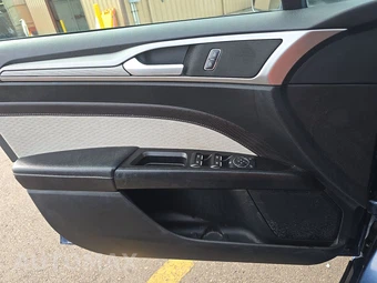 2019 Ford Fusion SE – miniatura 9