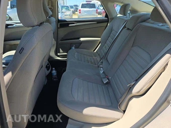 2019 Ford Fusion SE – miniatura 10