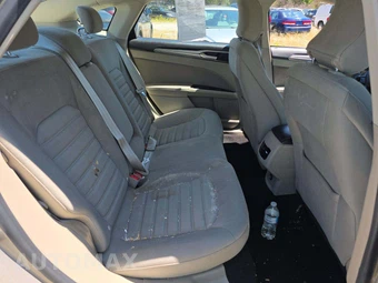 2019 Ford Fusion SE – miniatura 13
