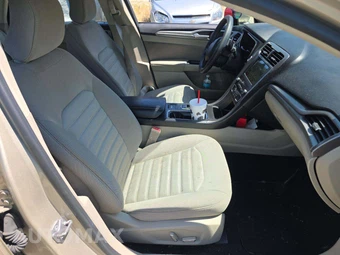 2019 Ford Fusion SE – miniatura 15