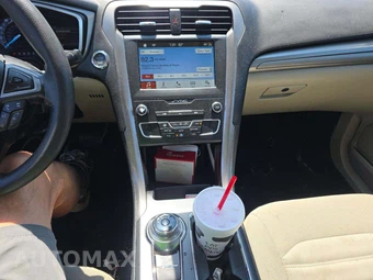 2019 Ford Fusion SE – miniatura 7