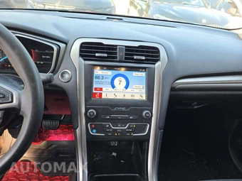 2019 Ford Fusion SE – miniatura 10