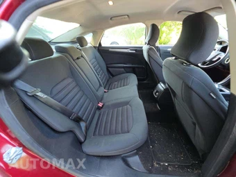 2019 Ford Fusion SE – miniatura 15