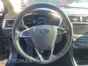 2019 Ford Fusion SE – miniatura 10