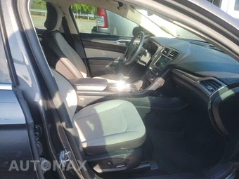 2019 Ford Fusion SE – miniatura 8