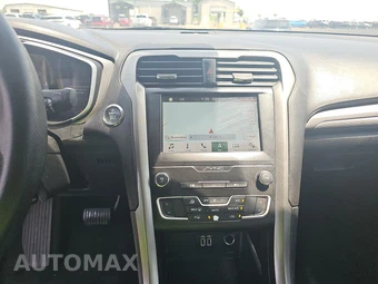 2019 Ford Fusion SE – miniatura 11
