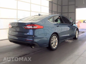 2019 Ford Fusion SE – miniatura 4
