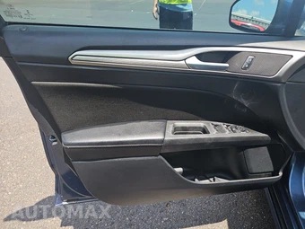 2019 Ford Fusion SE – miniatura 9