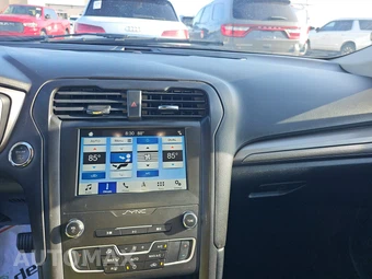 2019 Ford Fusion SE - miniatura 11