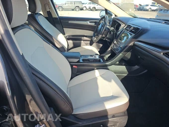 2019 Ford Fusion SE - miniatura 8