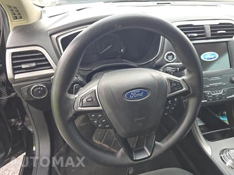 2019 Ford Fusion SE – miniatura 10