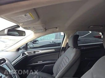 2019 Ford Fusion SE – miniatura 17