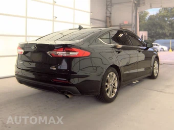 2019 Ford Fusion SE – miniatura 4