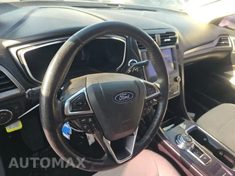 2019 Ford Fusion SE – miniatura 10