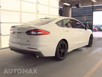 2019 Ford Fusion SE – miniatura 4