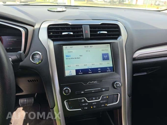 2019 Ford Fusion SE – miniatura 10