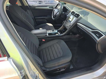 2019 Ford Fusion SE – miniatura 18