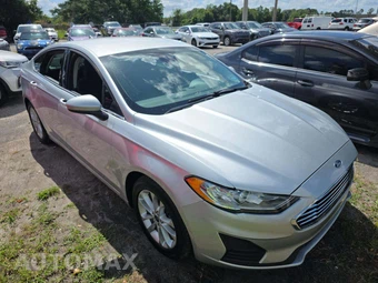 2019 Ford Fusion SE – miniatura 4